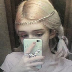 Meet your Posher, Casey